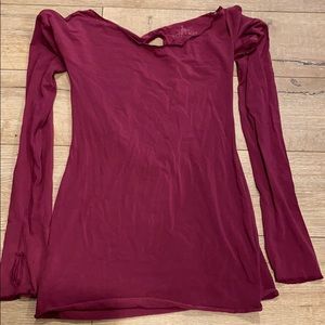 NANCY ROSE keyhole long sleeve workout top